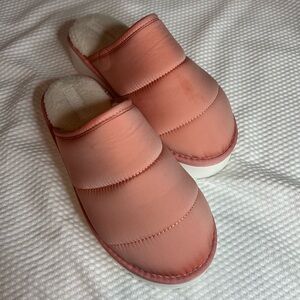 Anthropologie Maeve pink puffy platform slippers Size Small 6-7
